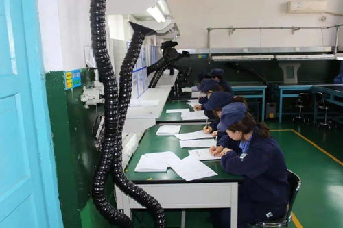 開工啦 特能集團(tuán)慶華公司領(lǐng)導(dǎo)深入一線慰問機(jī)械加工員工